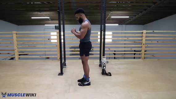 کیک‌بک باسن ایستاده با مینی بند